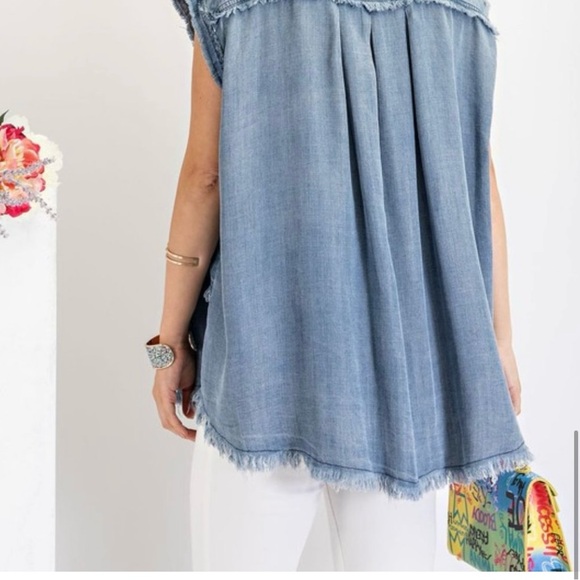 NWT Easel Dark Denim Wash Sleeveless Button Down Shirt -Sunny Days Frayed-small - Picture 5 of 7